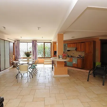 Campo Calabro Sleeps 8 Air Con Wifi