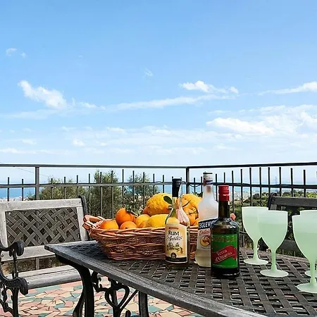 Campo Calabro Sleeps 8 Air Con Wifi Casa La Rosa
