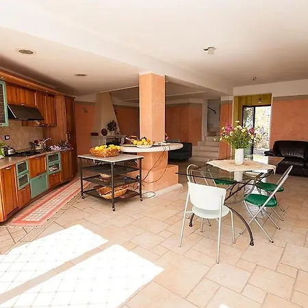 Campo Calabro Sleeps 8 Air Con Wifi *