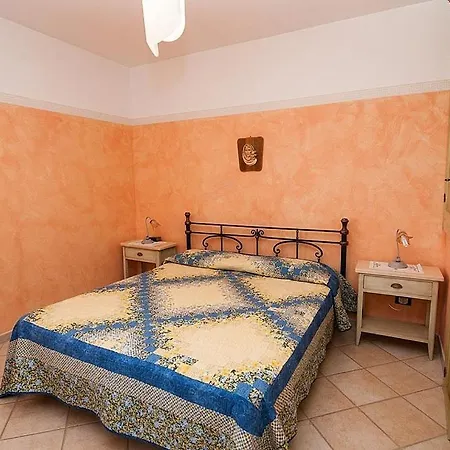 Campo Calabro Sleeps 8 Air Con Wifi