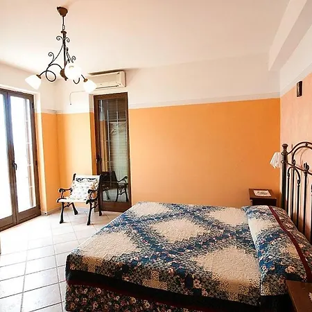 Campo Calabro Sleeps 8 Air Con Wifi Villa Casa La Rosa