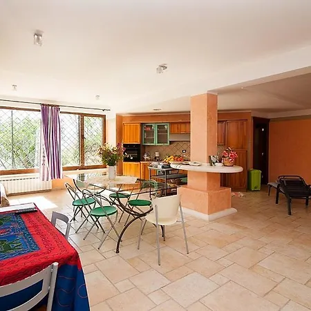 Campo Calabro Sleeps 8 Air Con Wifi
